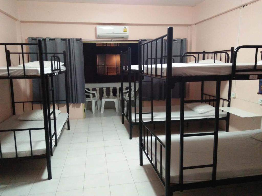 The Galiness International Backpacker Hostel Phuket Patong Exterior photo