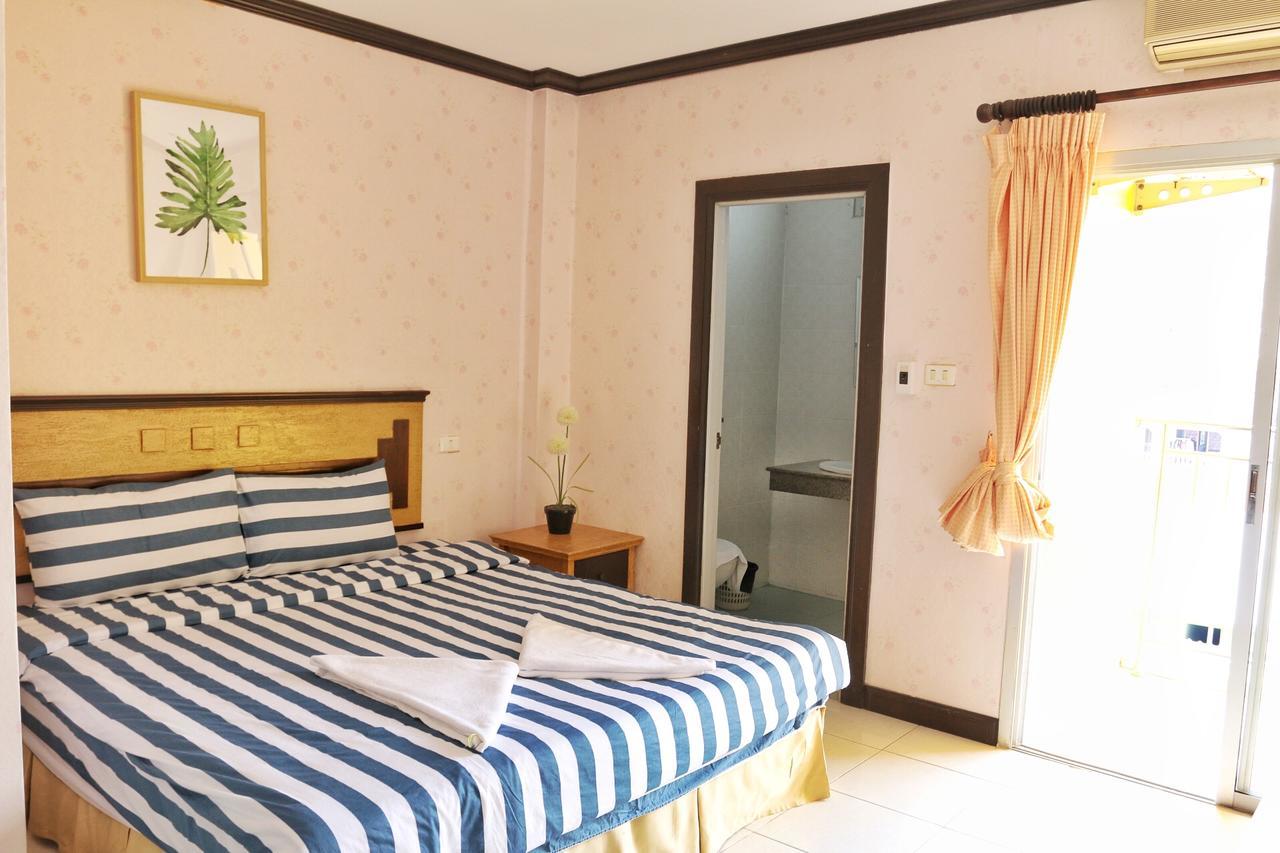 The Galiness International Backpacker Hostel Phuket Patong Exterior photo
