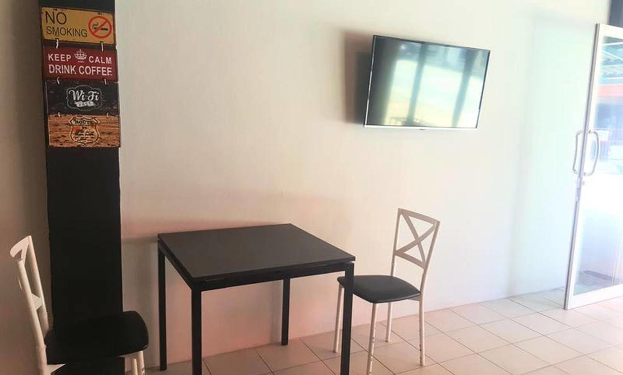 The Galiness International Backpacker Hostel Phuket Patong Exterior photo