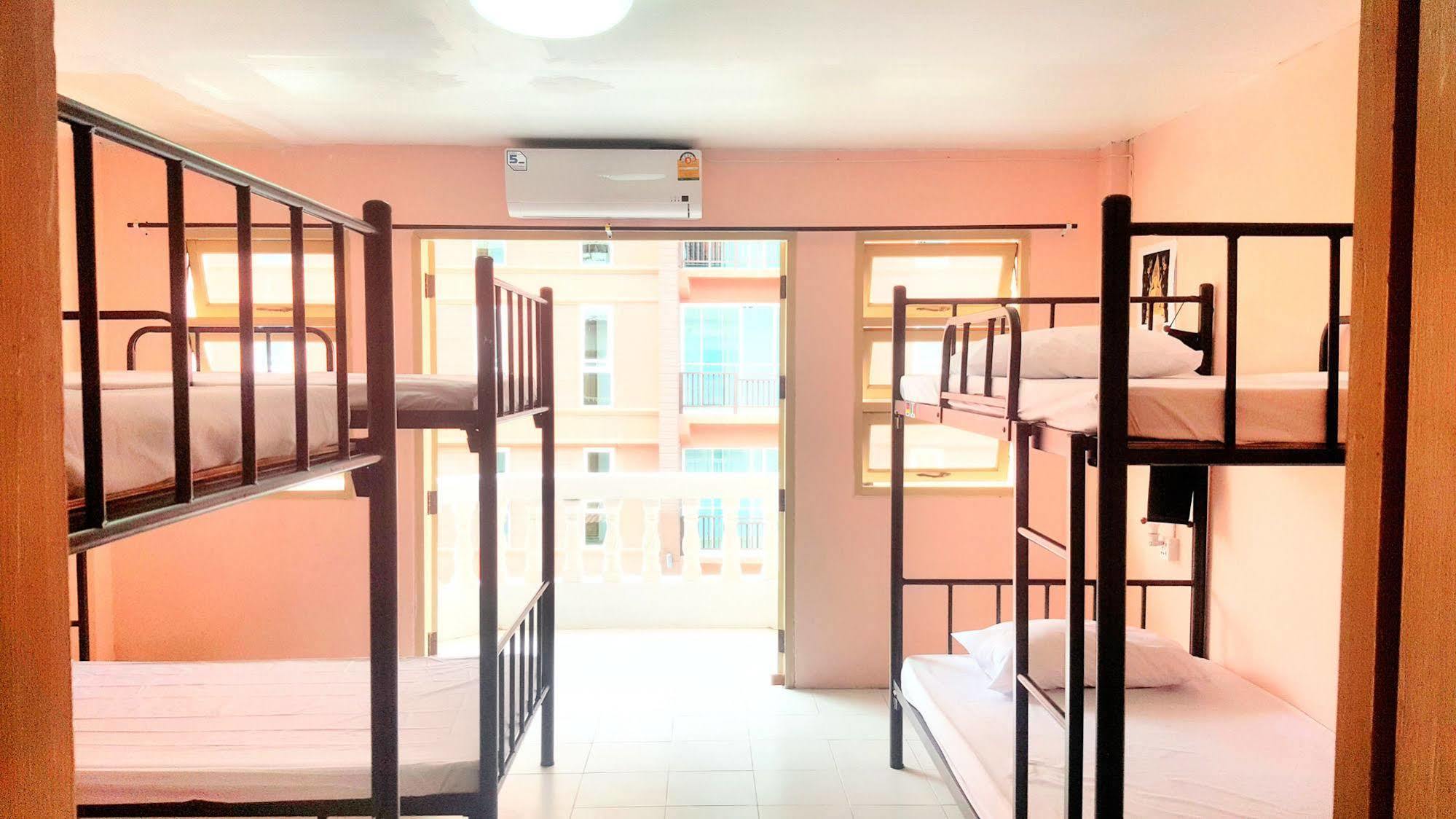 The Galiness International Backpacker Hostel Phuket Patong Exterior photo